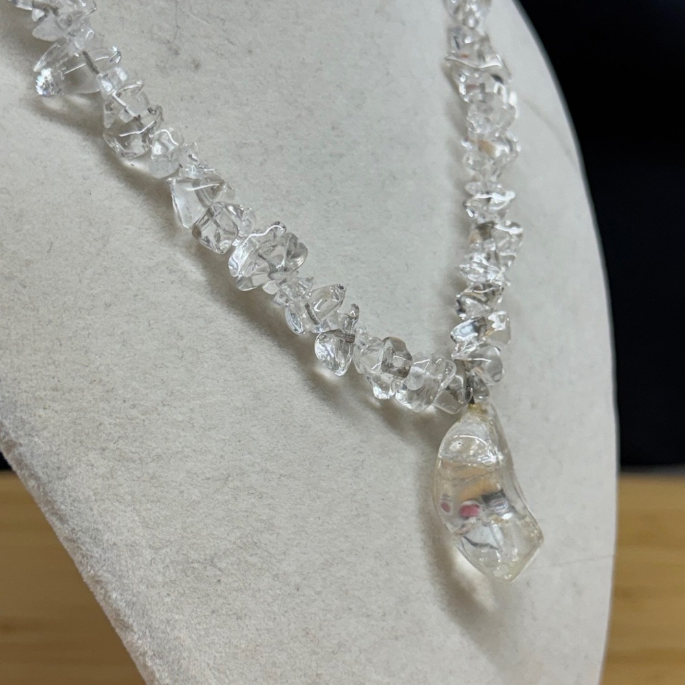 Y2K Clear Quartz Chip Bead Necklace with Raw Crystal Pendant Heart Clasp 17" MCM